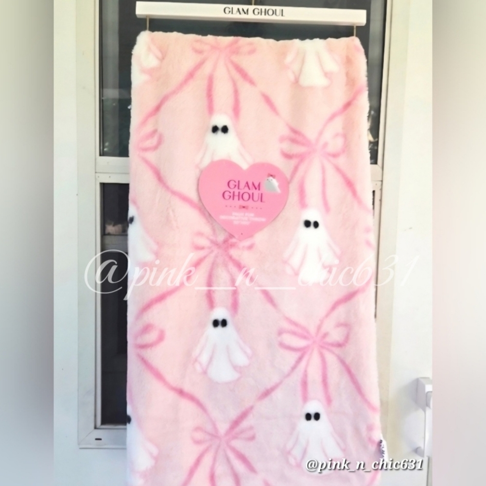 Glam Ghoul Pink Ghost Faux Fur Halloween Throw Blanket Coquette Bow